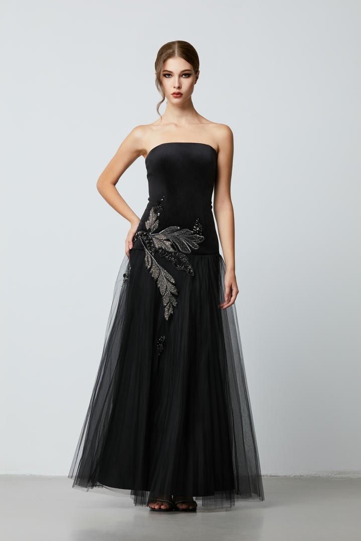 Noir Étoile Dress