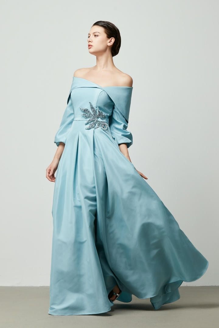 Off-shoulder side embellishment dress