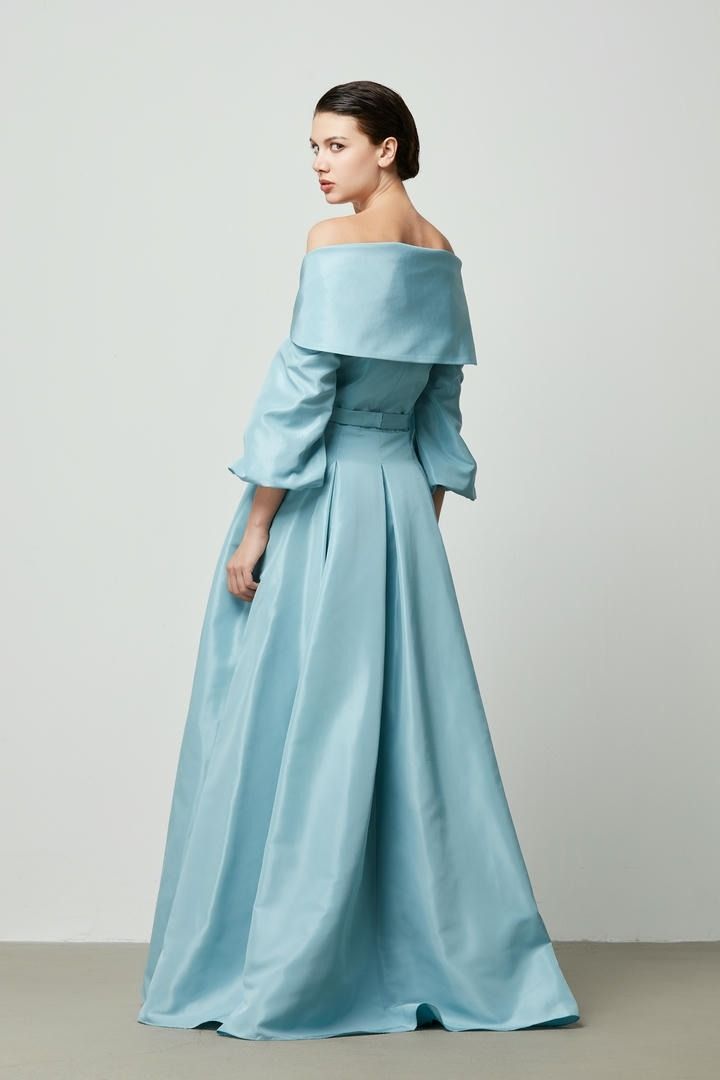 Off-shoulder side embellishment dress