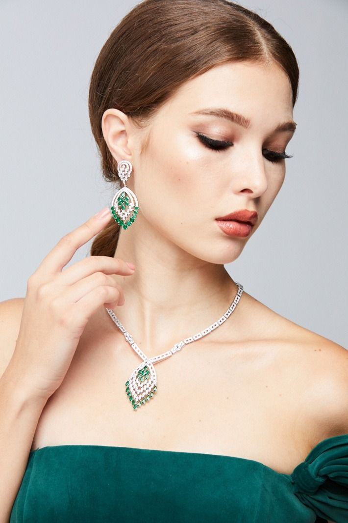 Emerald Glow Necklace Set