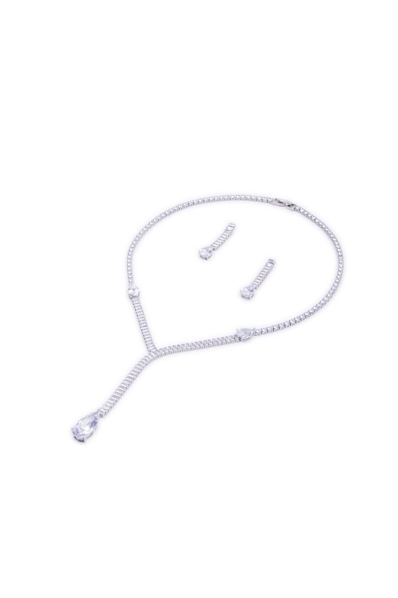 Teardrop white crystal set