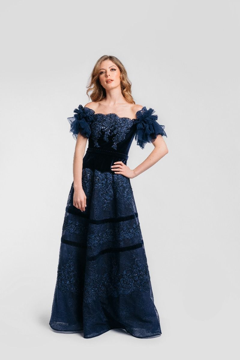 Lace appliqué off-shoulders dress