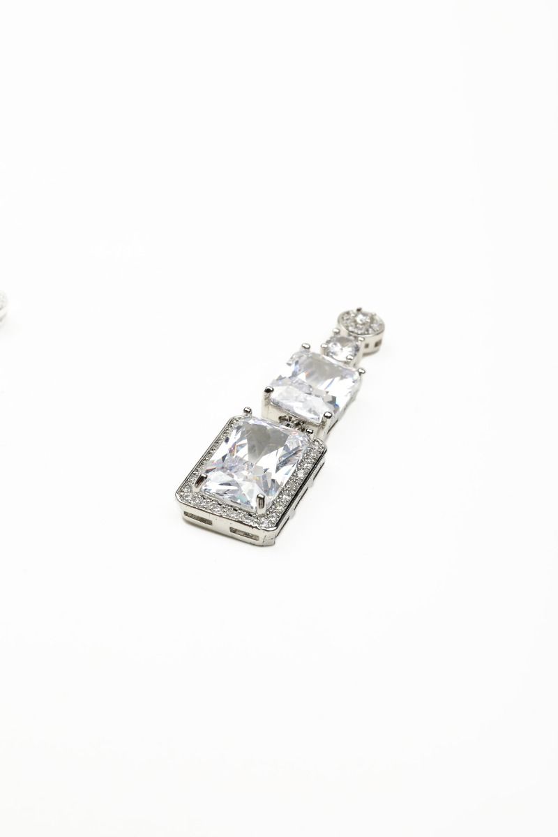 Square dropped earrings