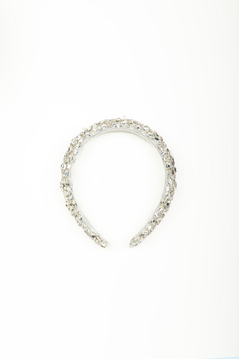 طوق شعر بالأحجار