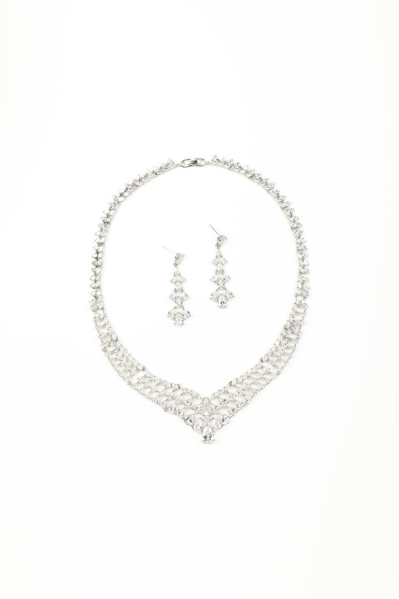 Teardrop stones set