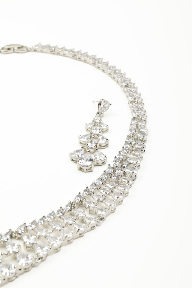 Teardrop stones set