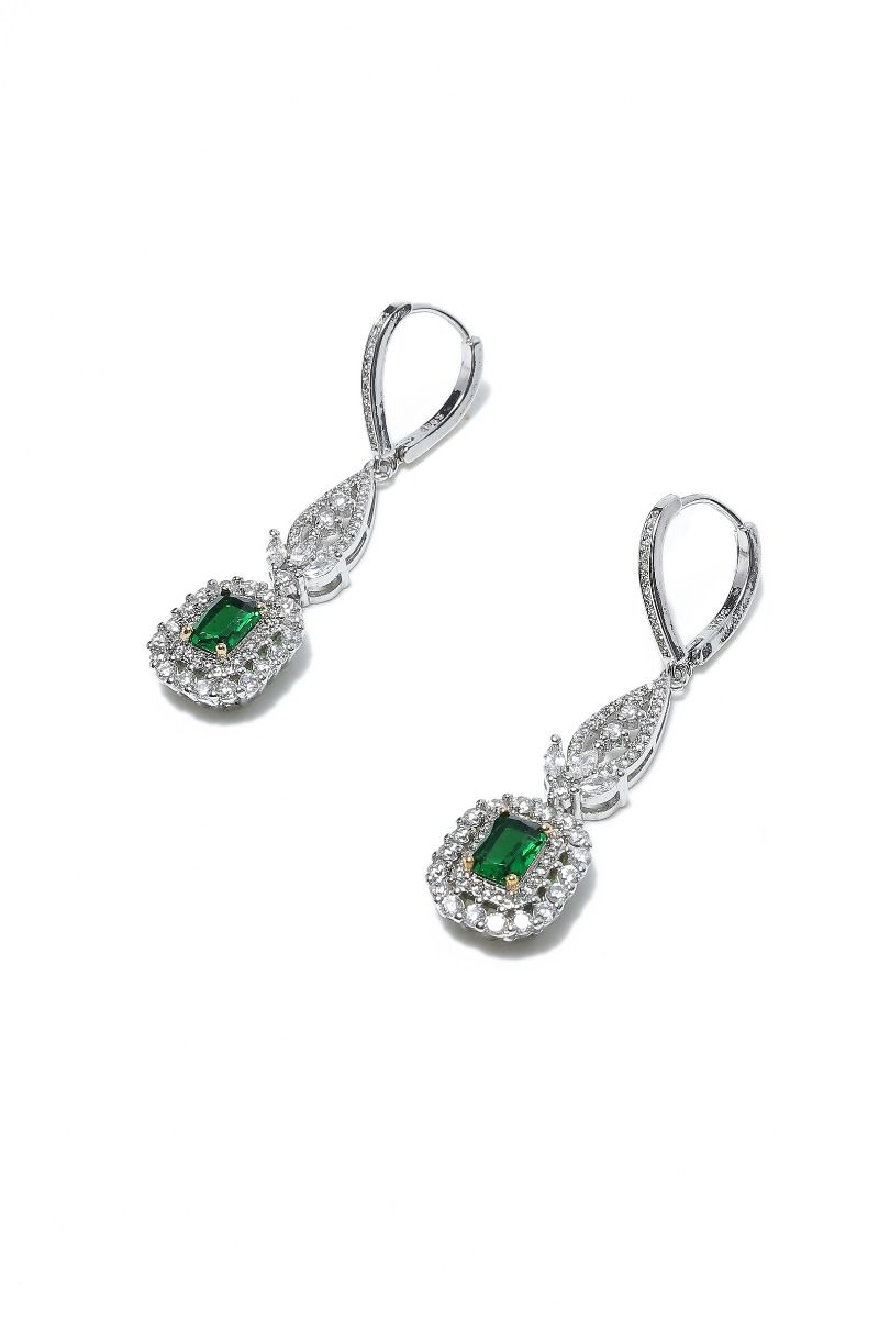 Crystal dropped earrings