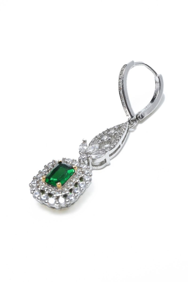 Crystal dropped earrings