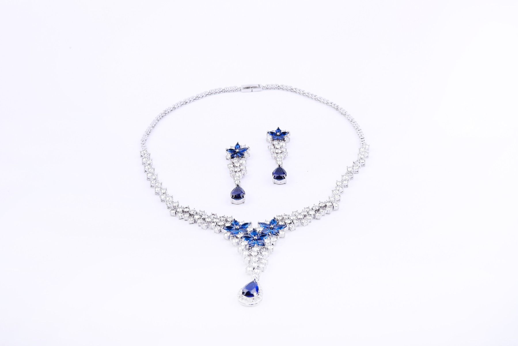 Rhine stone embellishment set