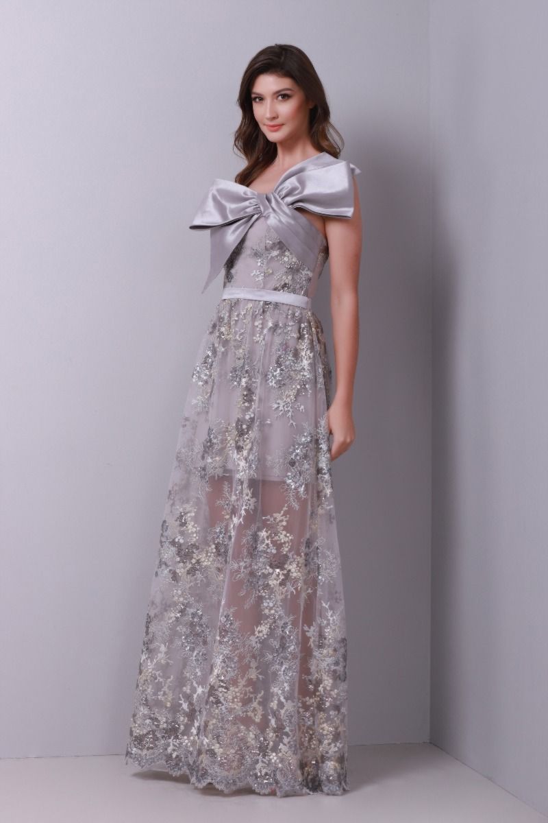 Bow-tie lace dress