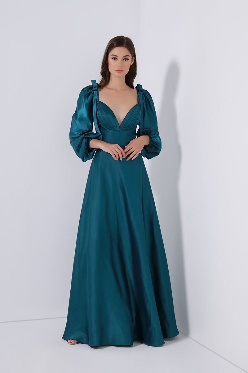 Royal long sleeves dress
