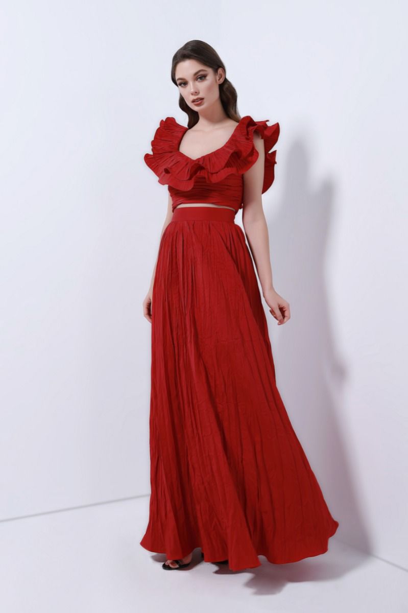 Statement ruffled set
