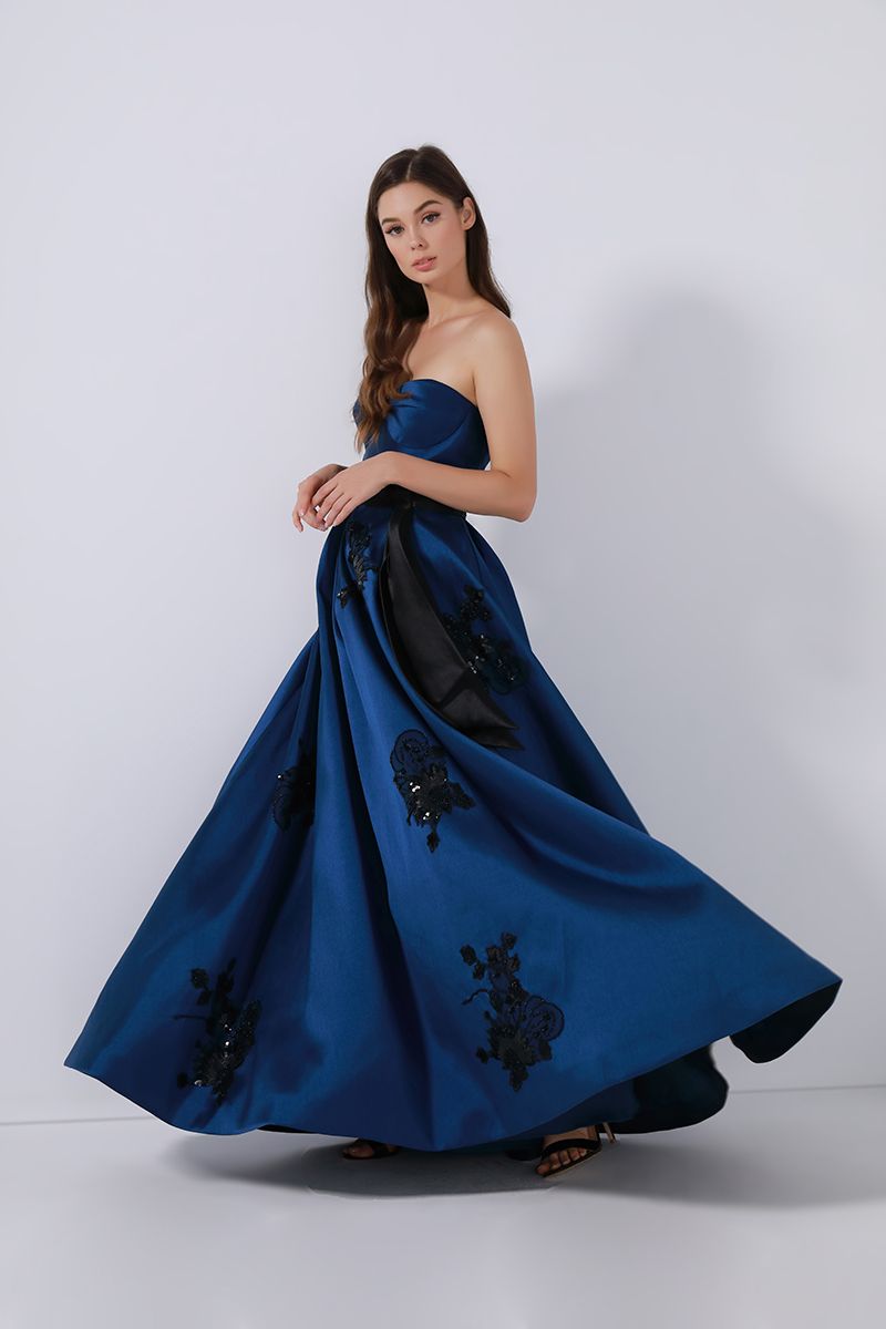 Sweetheart neckline dress