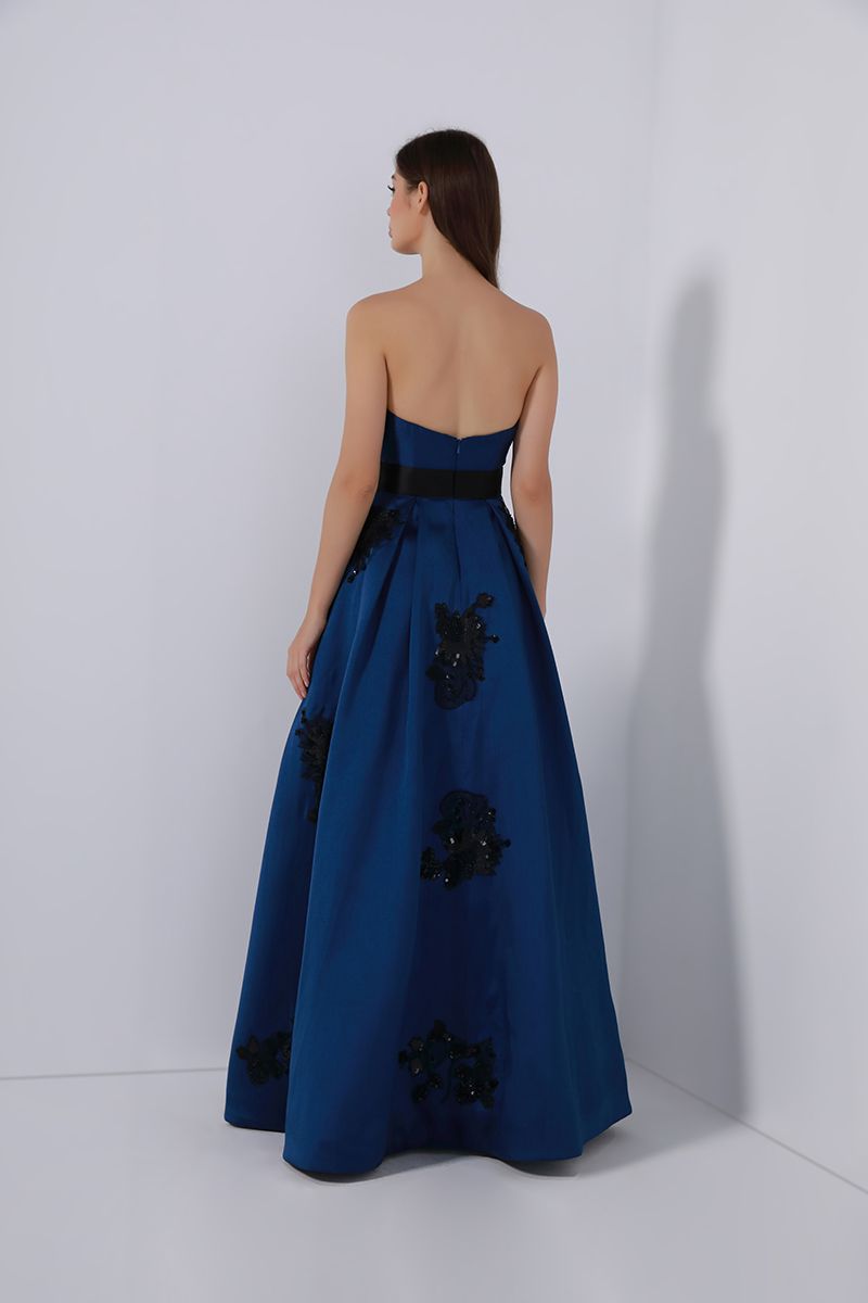 Sweetheart neckline dress