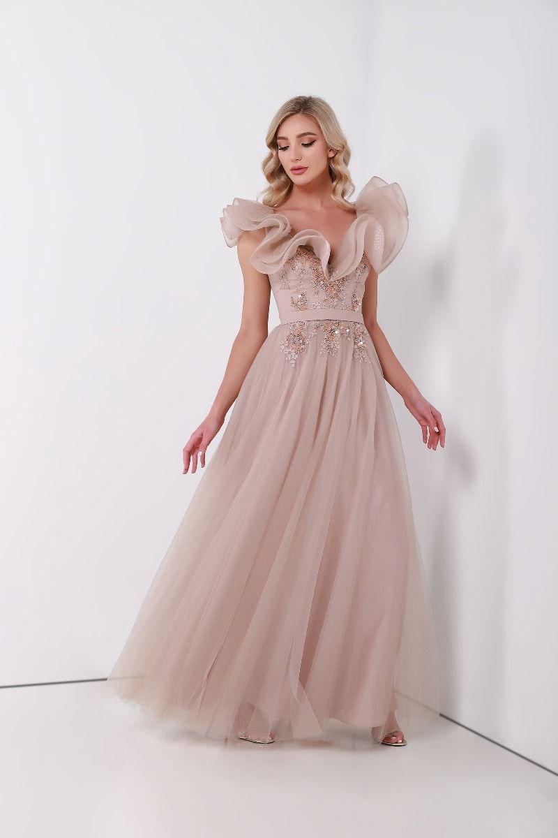 Unique ruffled neckline dress
